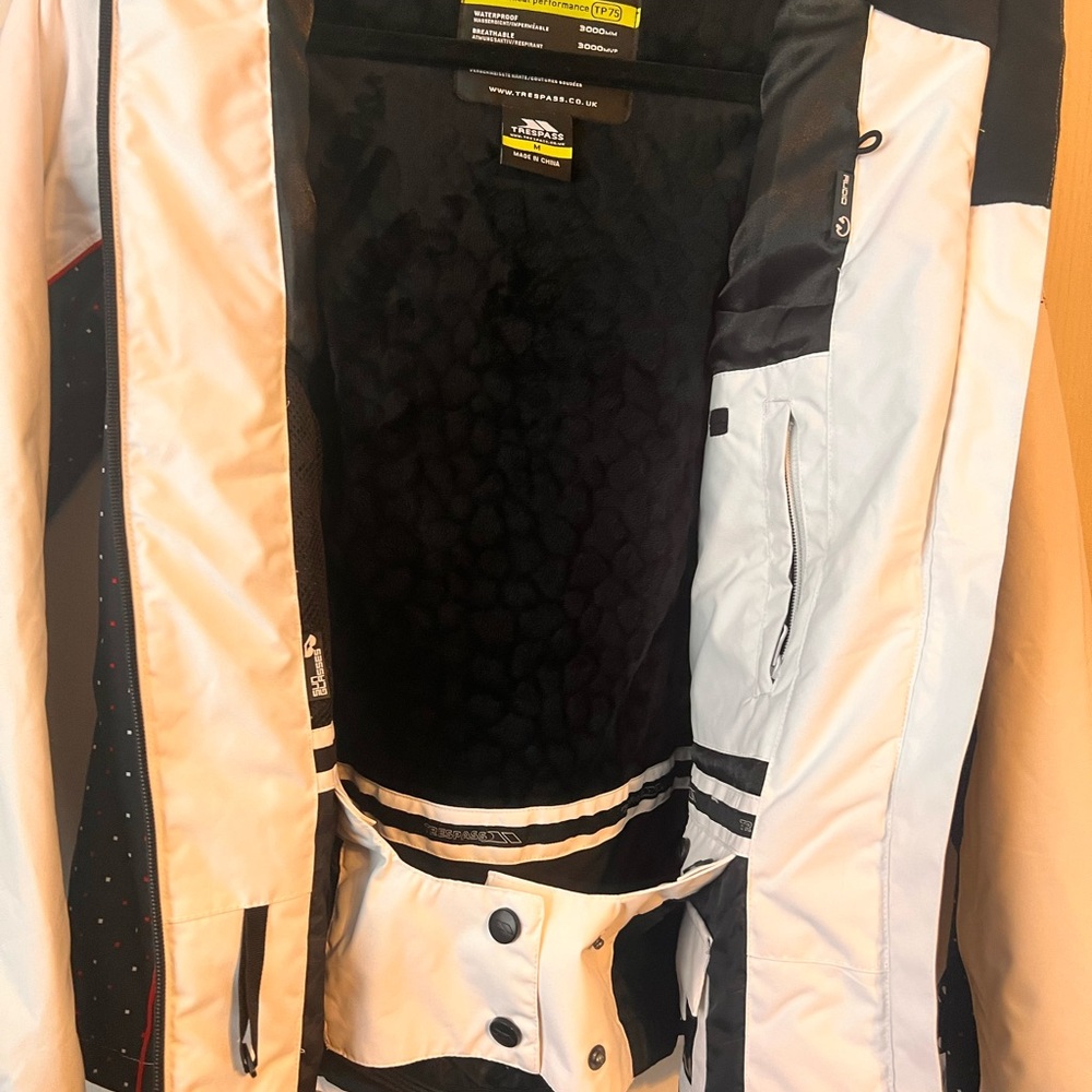 High End High Performance Ski Jacket - image 1